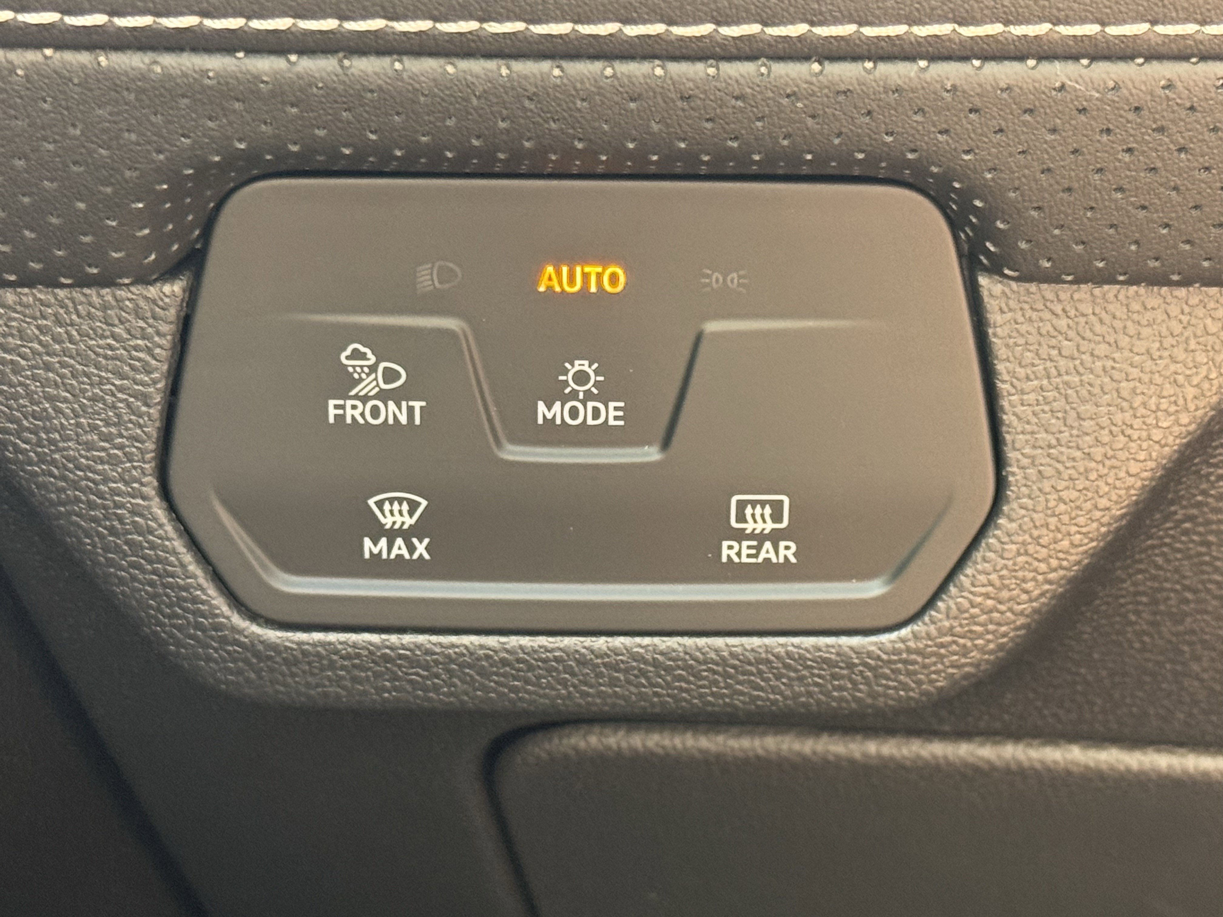 New 2026 Volkswagen Atlas Cross Sport SE image 10