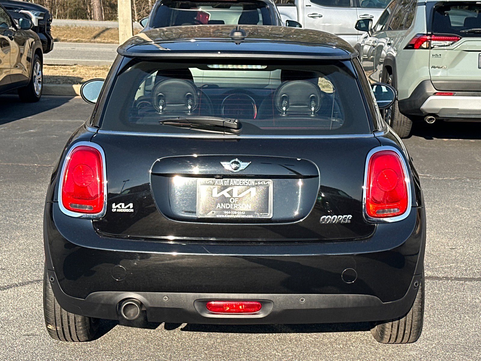 Used 2018 MINI Cooper 2-Door Hardtop image 4
