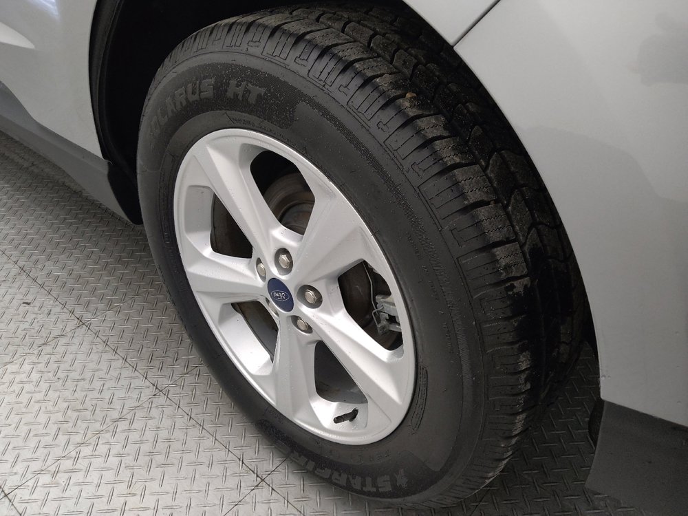 Used 2021 Ford Edge SE image 31