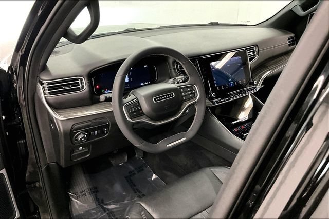 Used 2022 Jeep Wagoneer Series II AWD/4WD image 16