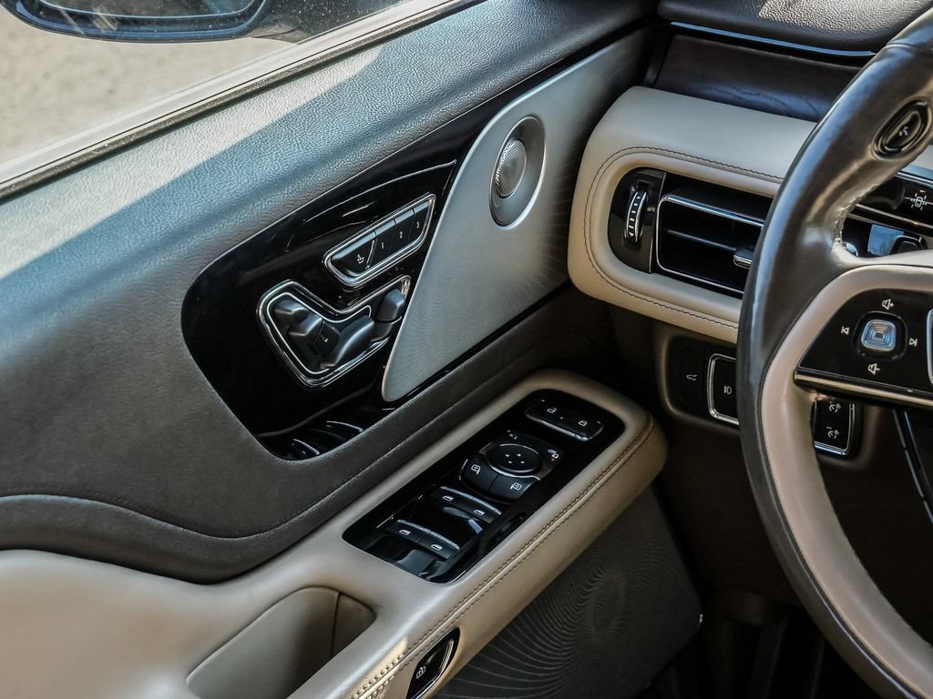 Used 2020 Lincoln Aviator Reserve w/ Equipment Group 202A AWD/4WD image 30