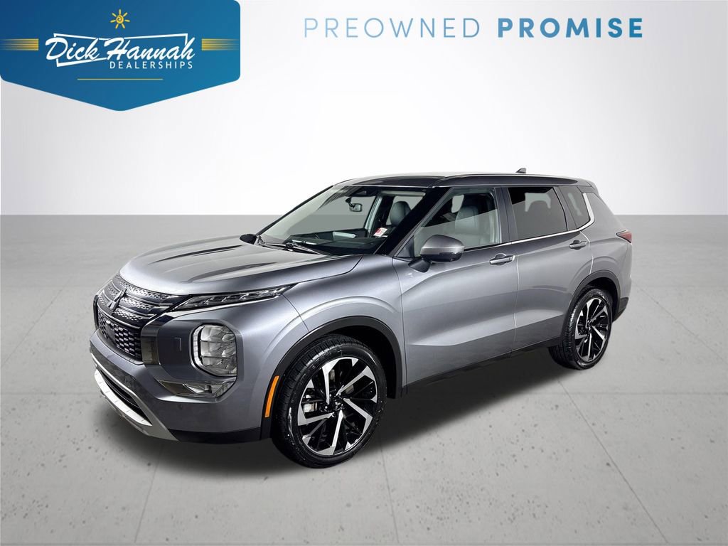 Used 2024 Mitsubishi Outlander SE image 1