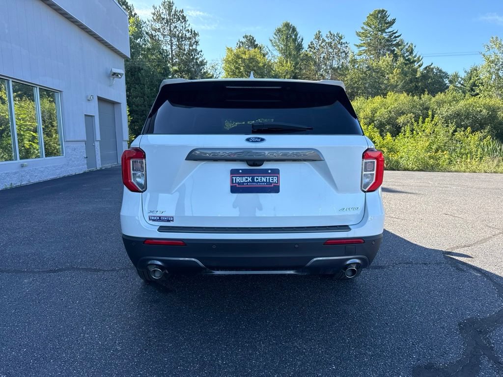Used 2024 Ford Explorer XLT w/ Equipment Group 202A AWD/4WD image 4