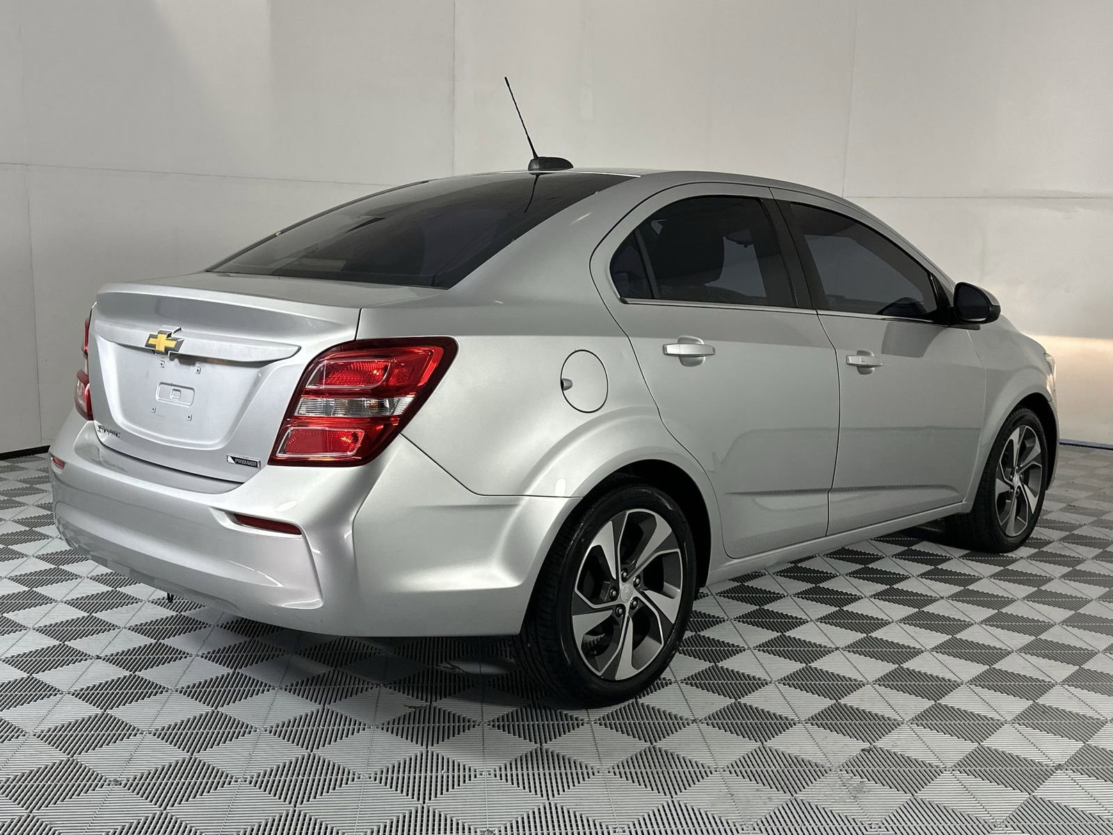 Used 2019 Chevrolet Sonic Premier FWD image 8