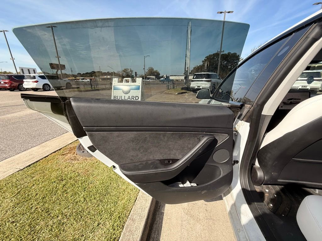 Used 2023 Tesla Model 3 Performance image 8