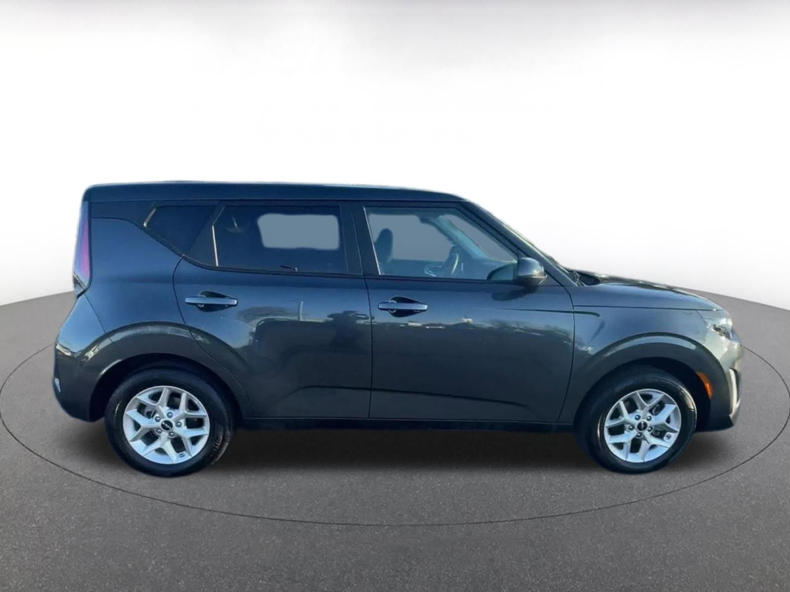 Used 2025 Kia Soul LX w/ LX Technology Package image 16