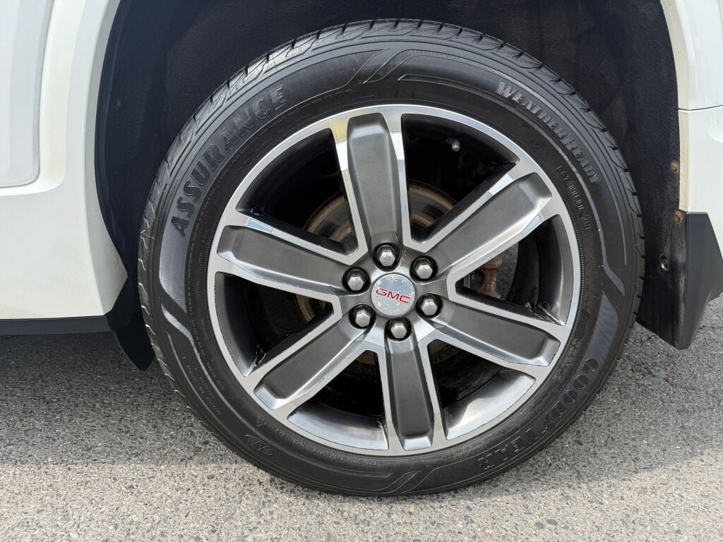 Used 2018 GMC Acadia Denali w/ Technology Package AWD/4WD image 40