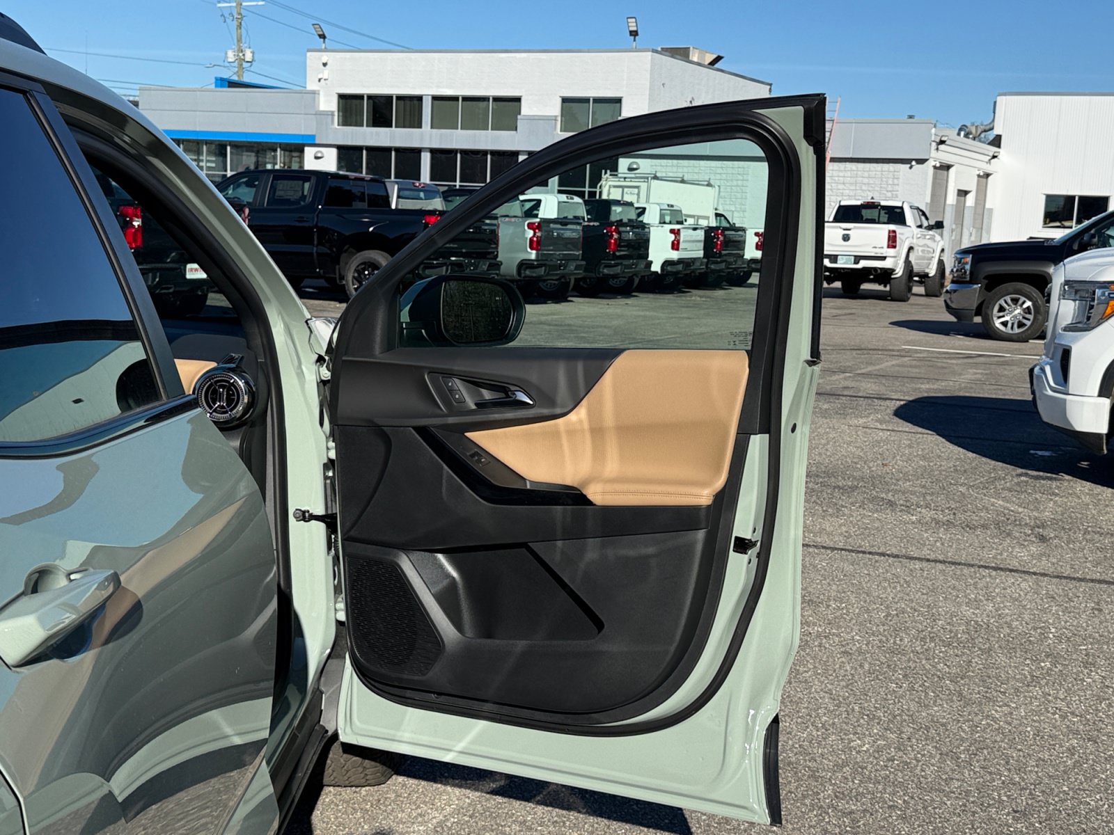 New 2026 Chevrolet Equinox ACTIV w/ Convenience Package III FWD image 28