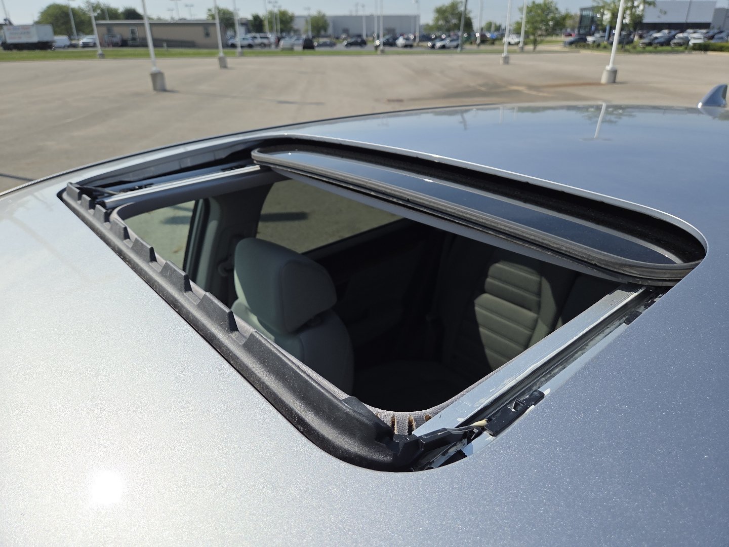 Used 2018 Honda CR-V EX image 3