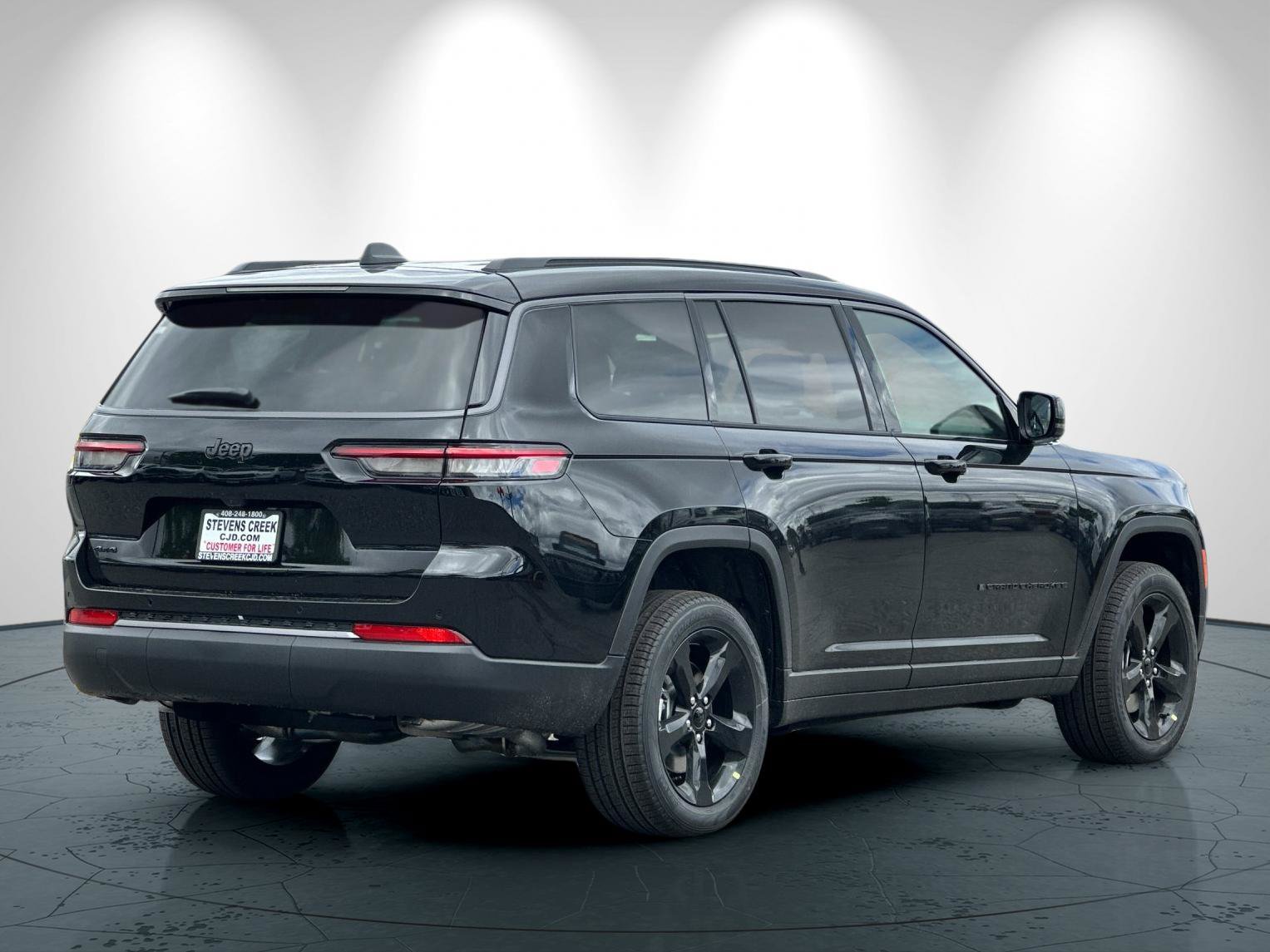 New 2026 Jeep Grand Cherokee L Limited w/ Limited Altitude Package AWD/4WD image 4
