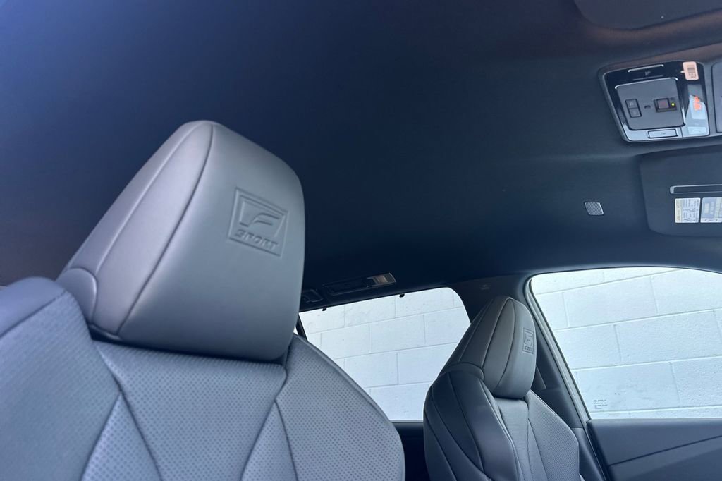 New 2026 Lexus TX 500h AWD image 18