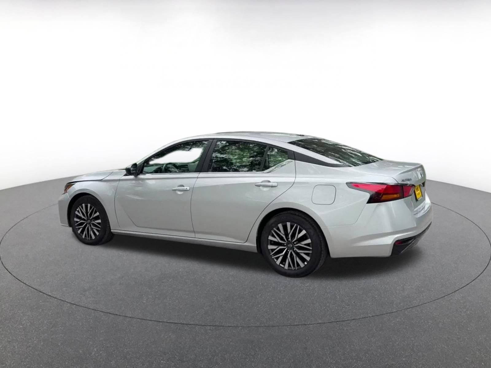 Used 2026 Nissan Altima 2.5 SV FWD image 11