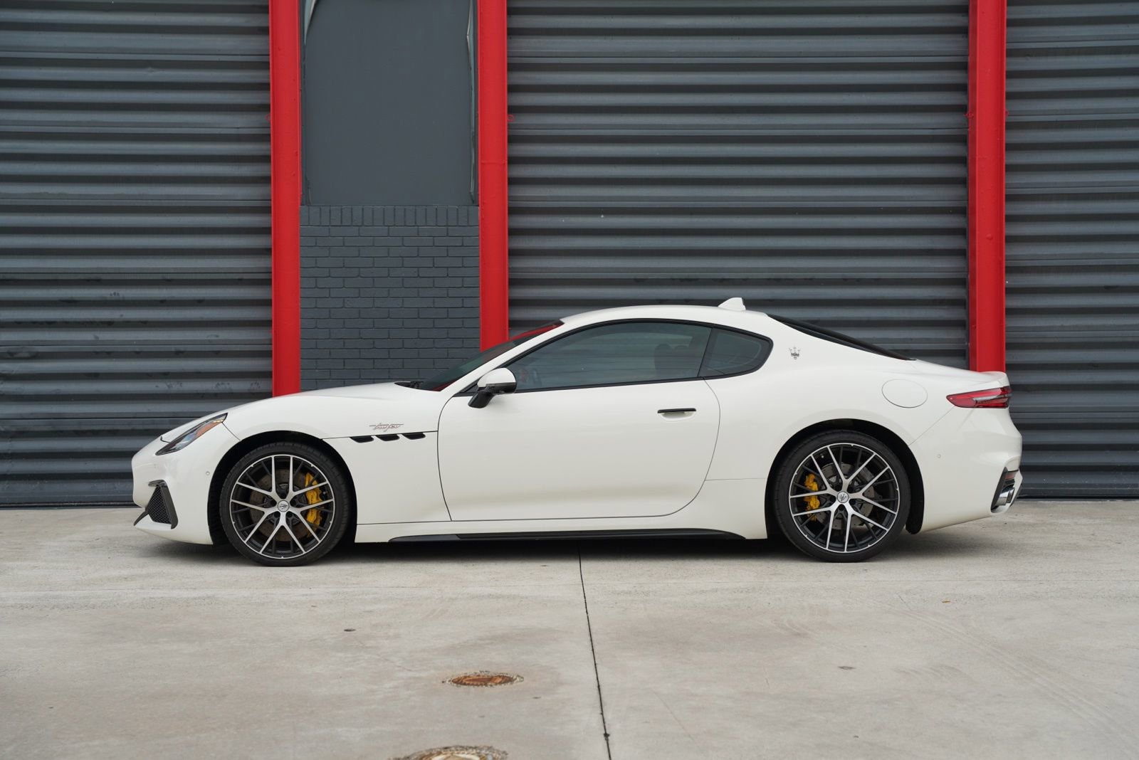 Used 2024 Maserati GranTurismo Trofeo AWD/4WD image 13