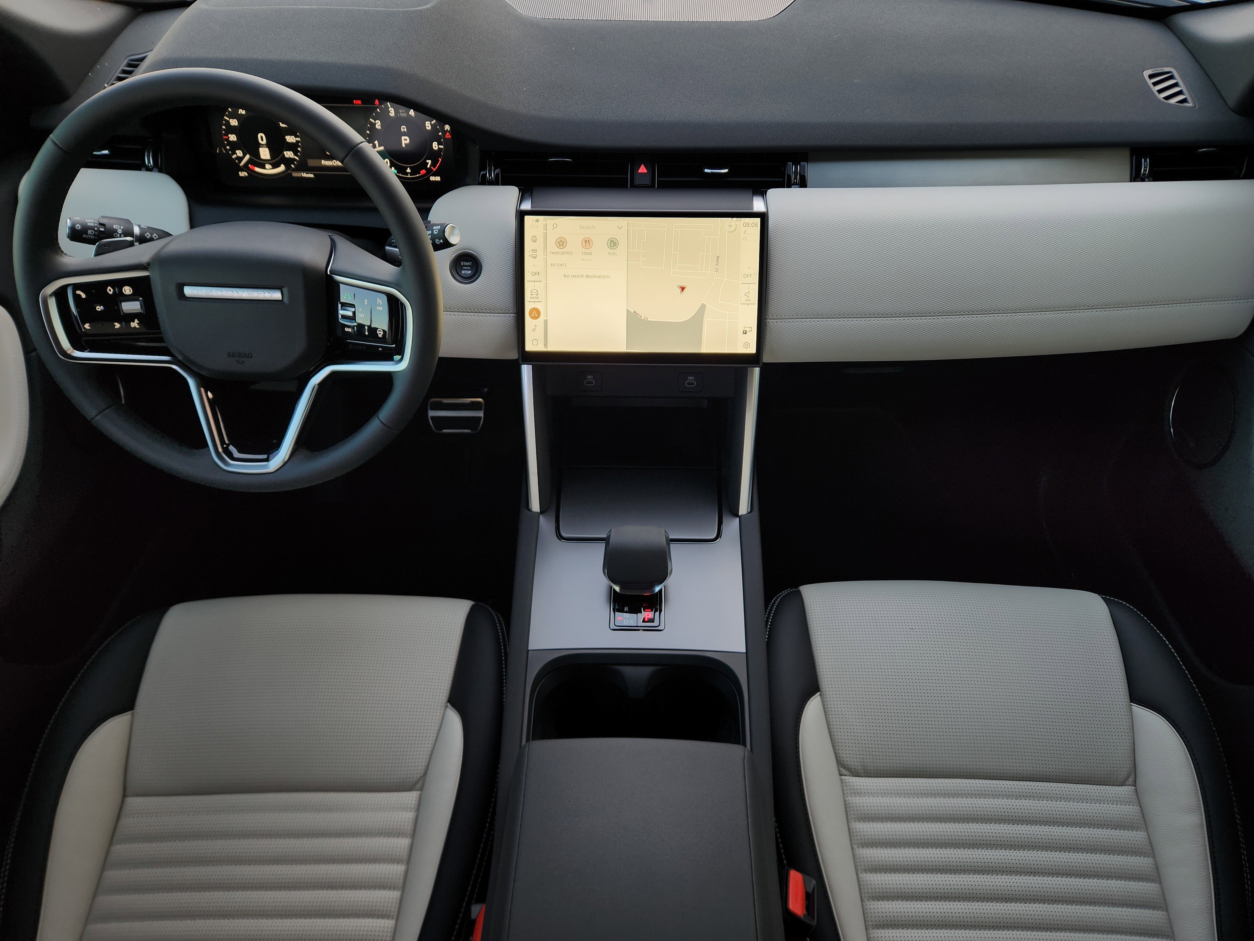 New 2025 Land Rover Discovery Sport Dynamic SE image 27