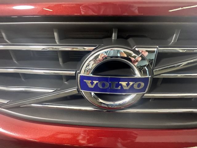 Used 2016 Volvo XC60 T6 w/ Proximity Package AWD/4WD image 10