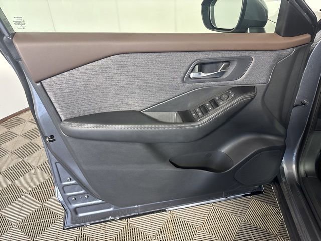 Used 2023 Nissan Rogue SV AWD/4WD image 13