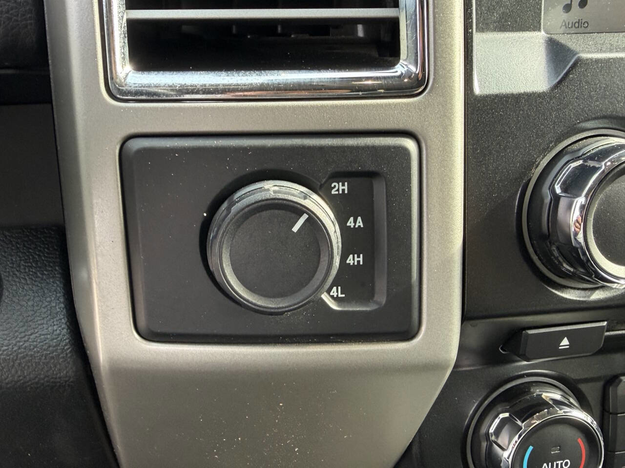 Used 2016 Ford F150 Lariat AWD/4WD image 15