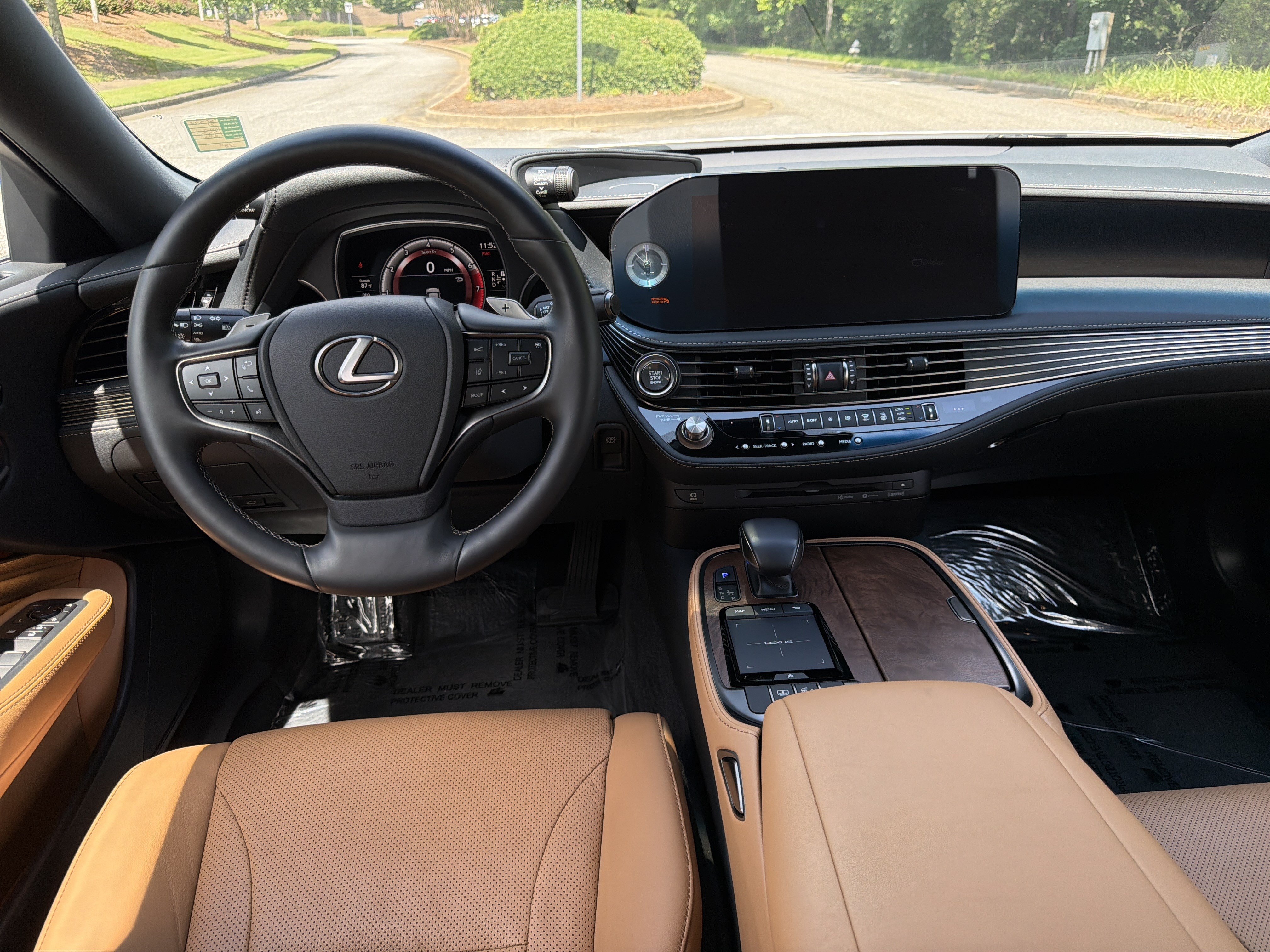 Used 2021 Lexus LS 500 w/ Accessory Package (Z2) RWD image 23