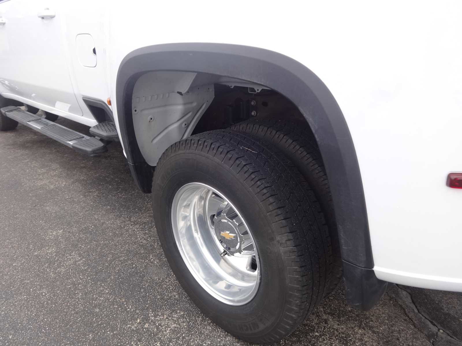 Used 2025 Chevrolet Silverado 3500 LT w/ Safety Package image 6