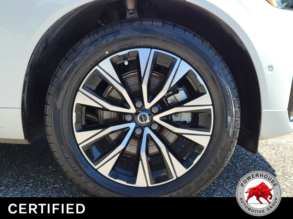 Used 2024 Volvo XC60 B5 Plus image 12