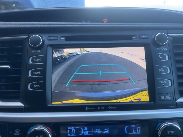 Used 2019 Toyota Highlander XLE image 17