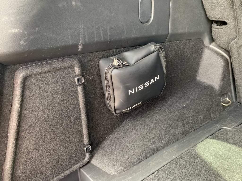 Used 2025 Nissan Rogue SV FWD image 8