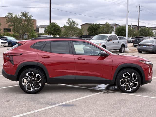 Used 2026 Chevrolet Trax RS w/ Sunroof Package FWD image 7