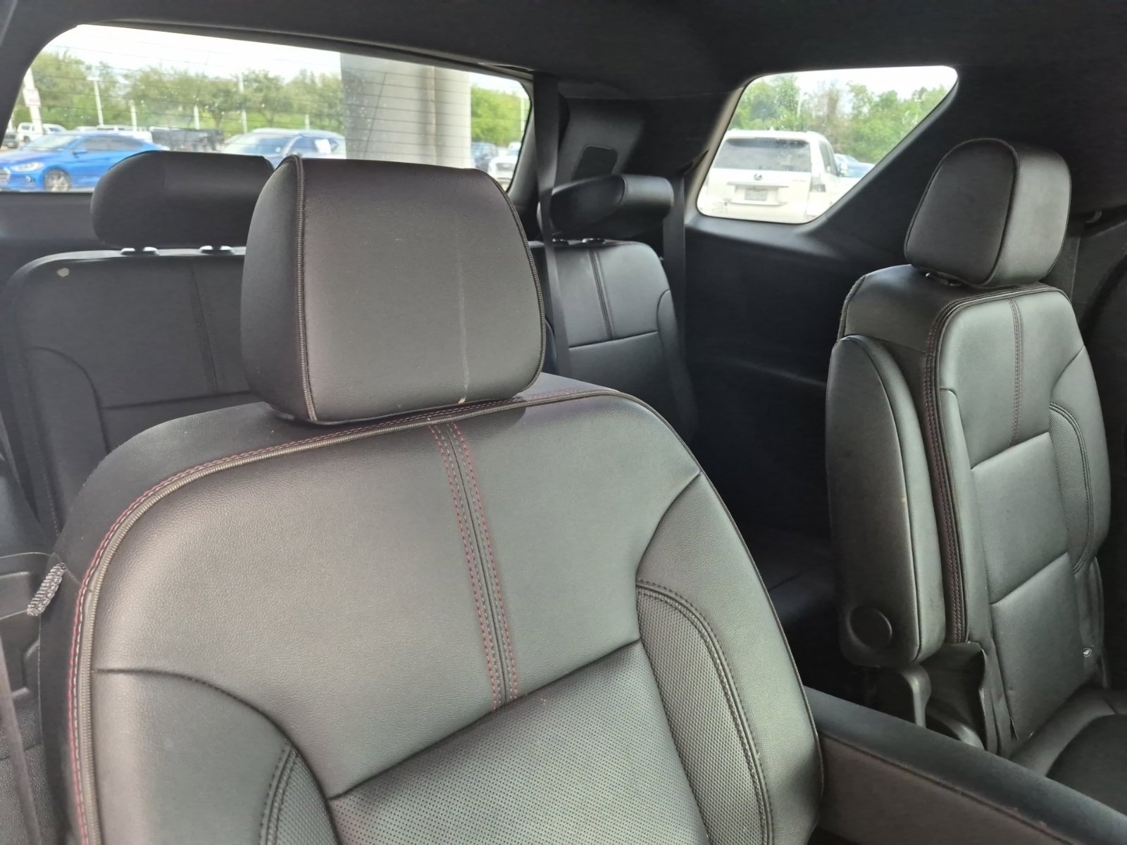 Used 2022 Chevrolet Traverse RS FWD image 6