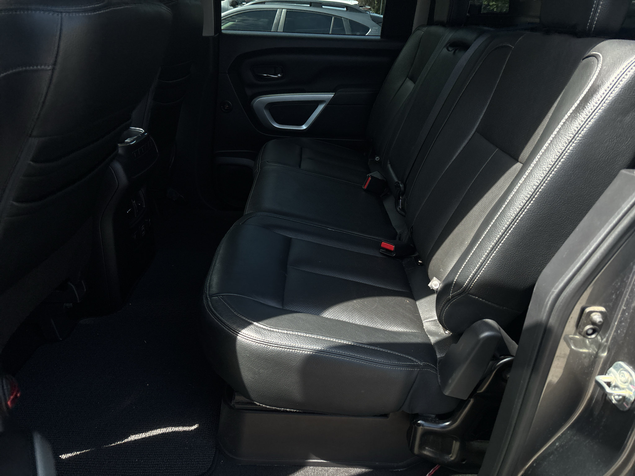 Used 2021 Nissan Titan SL w/ Moonroof Package RWD image 24