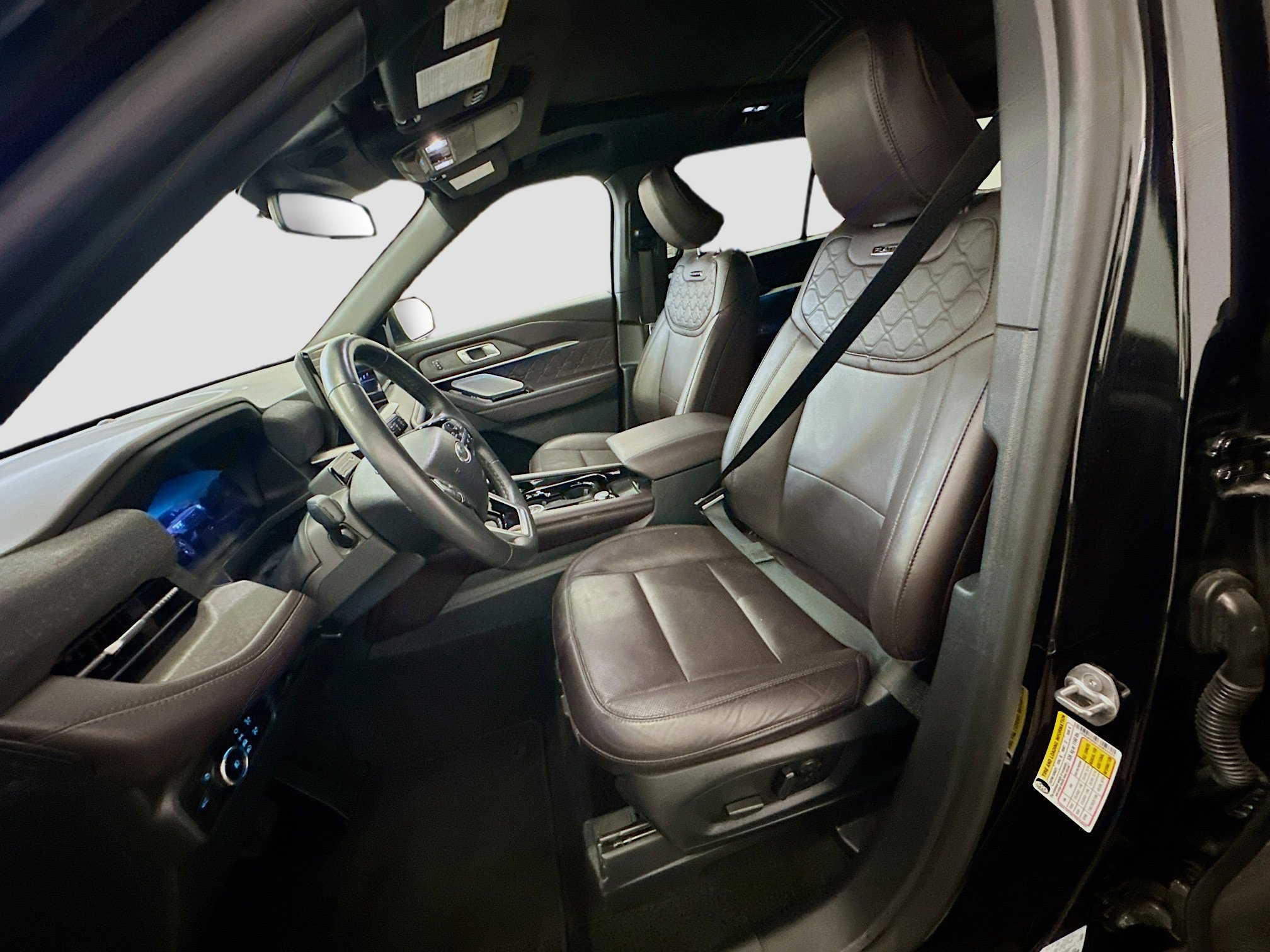 Used 2025 Ford Explorer Platinum w/ LUX Leather Package image 13