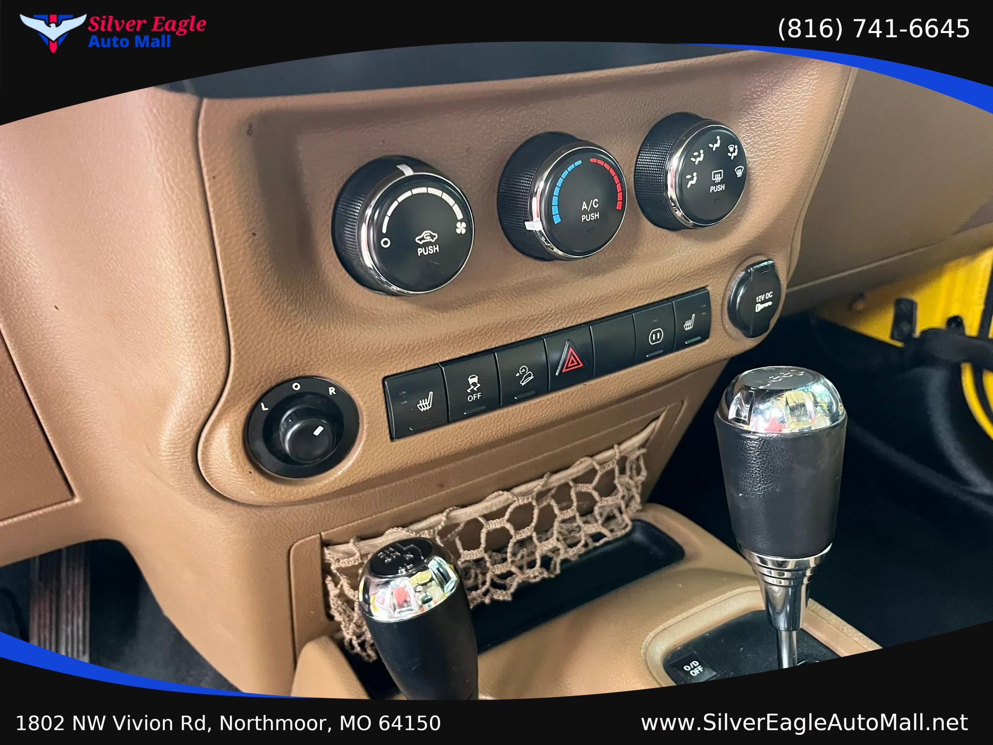Used 2011 Jeep Wrangler Sahara AWD/4WD image 11