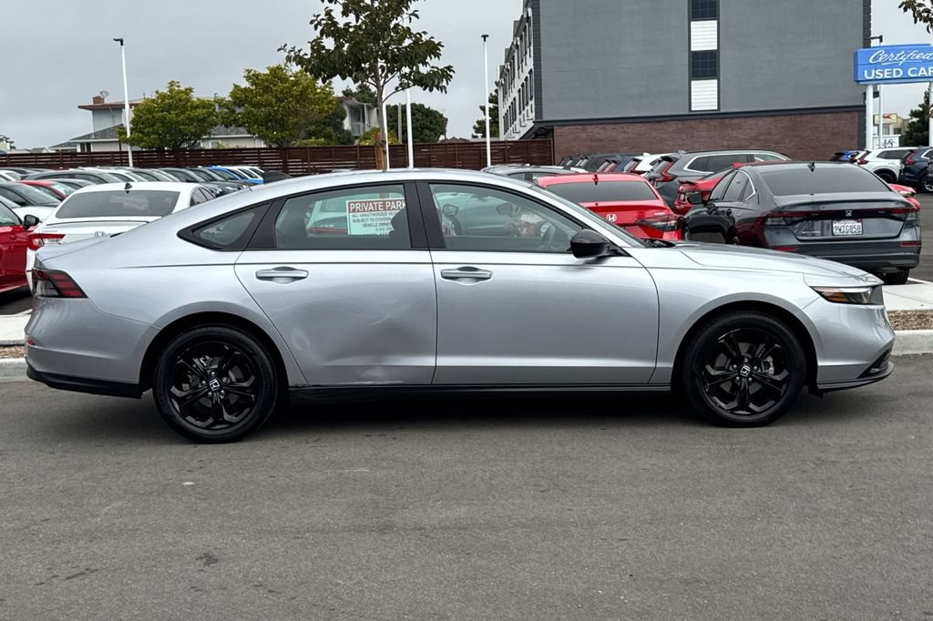 Certified 2025 Honda Accord SE image 3