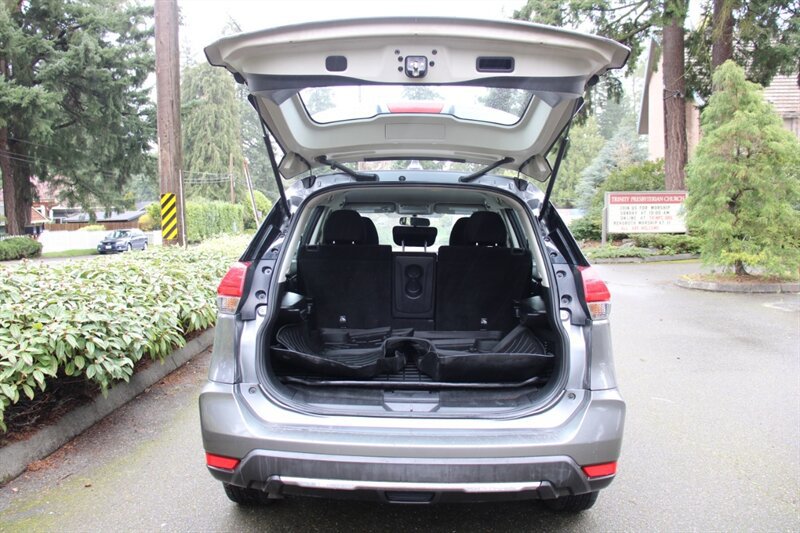 Used 2017 Nissan Rogue S image 17