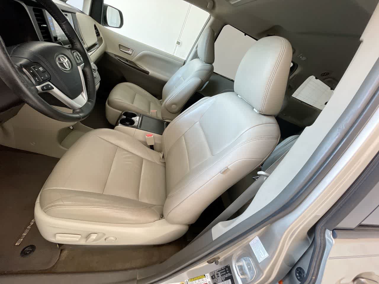 Used 2015 Toyota Sienna XLE w/ XLE Navigation Package AWD/4WD image 11