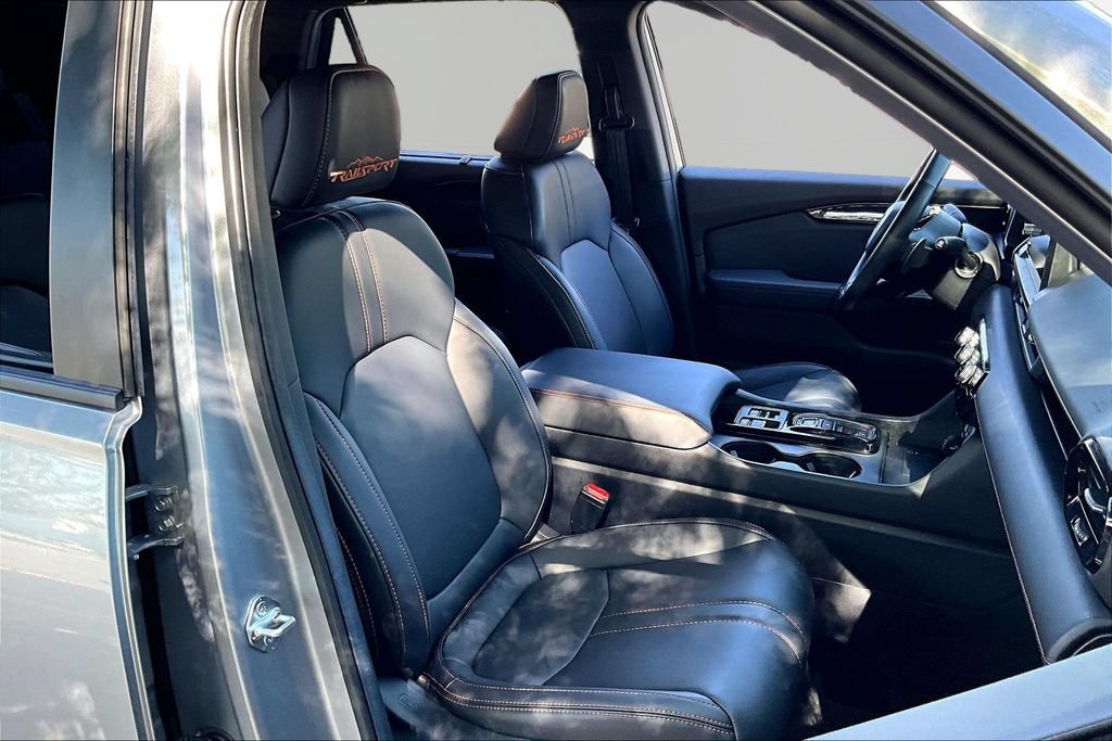 Used 2025 Honda Pilot TrailSport image 23