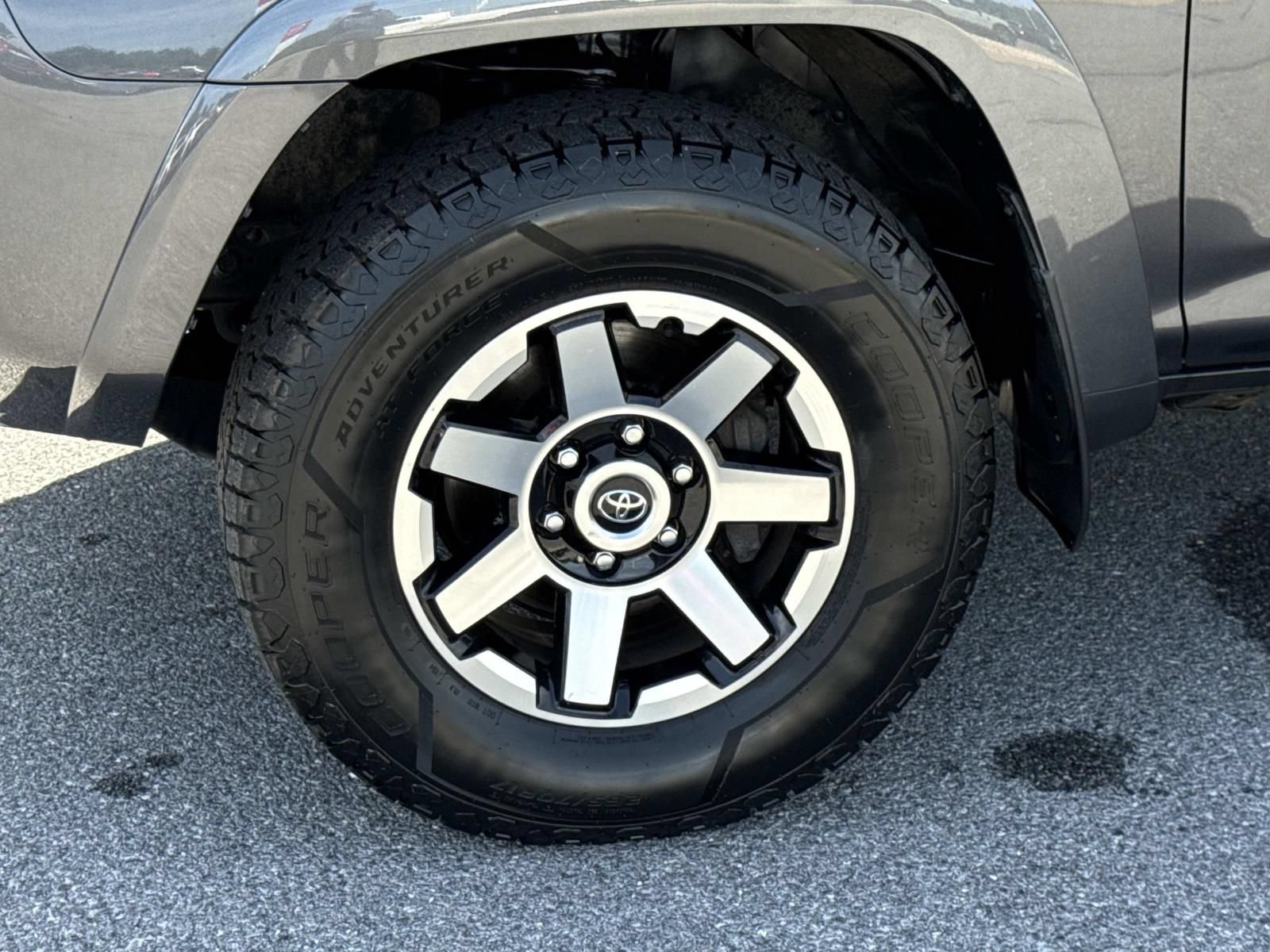 Used 2022 Toyota 4Runner TRD Off-Road Premium AWD/4WD image 7