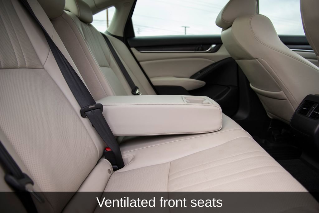 Used 2018 Honda Accord Touring image 16
