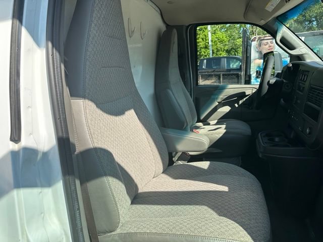 Used 2020 GMC Savana 4500 w/ Power Convenience Package RWD image 23