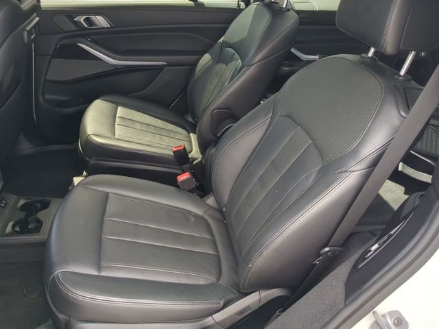 Used 2020 BMW X7 xDrive40i w/ Cold Weather Package AWD/4WD image 17