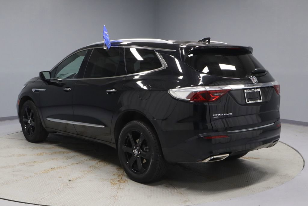 Used 2023 Buick Enclave Essence w/ Sport Touring Edition image 8