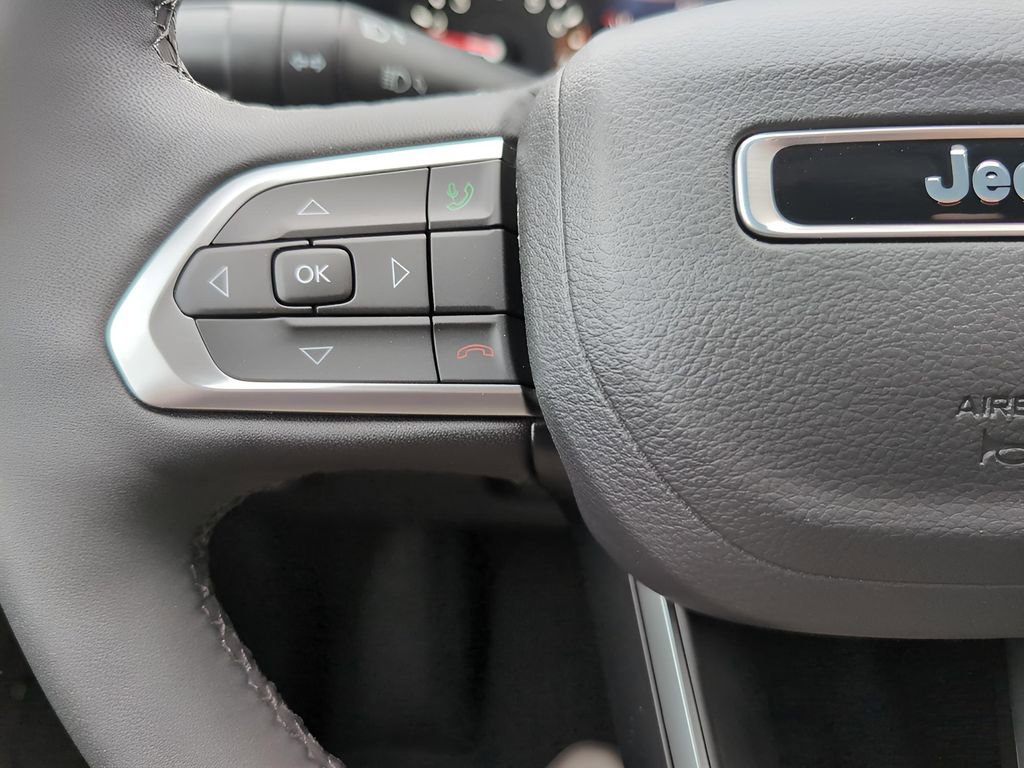 New 2025 Jeep Compass Latitude w/ Sun & Sound Group image 15