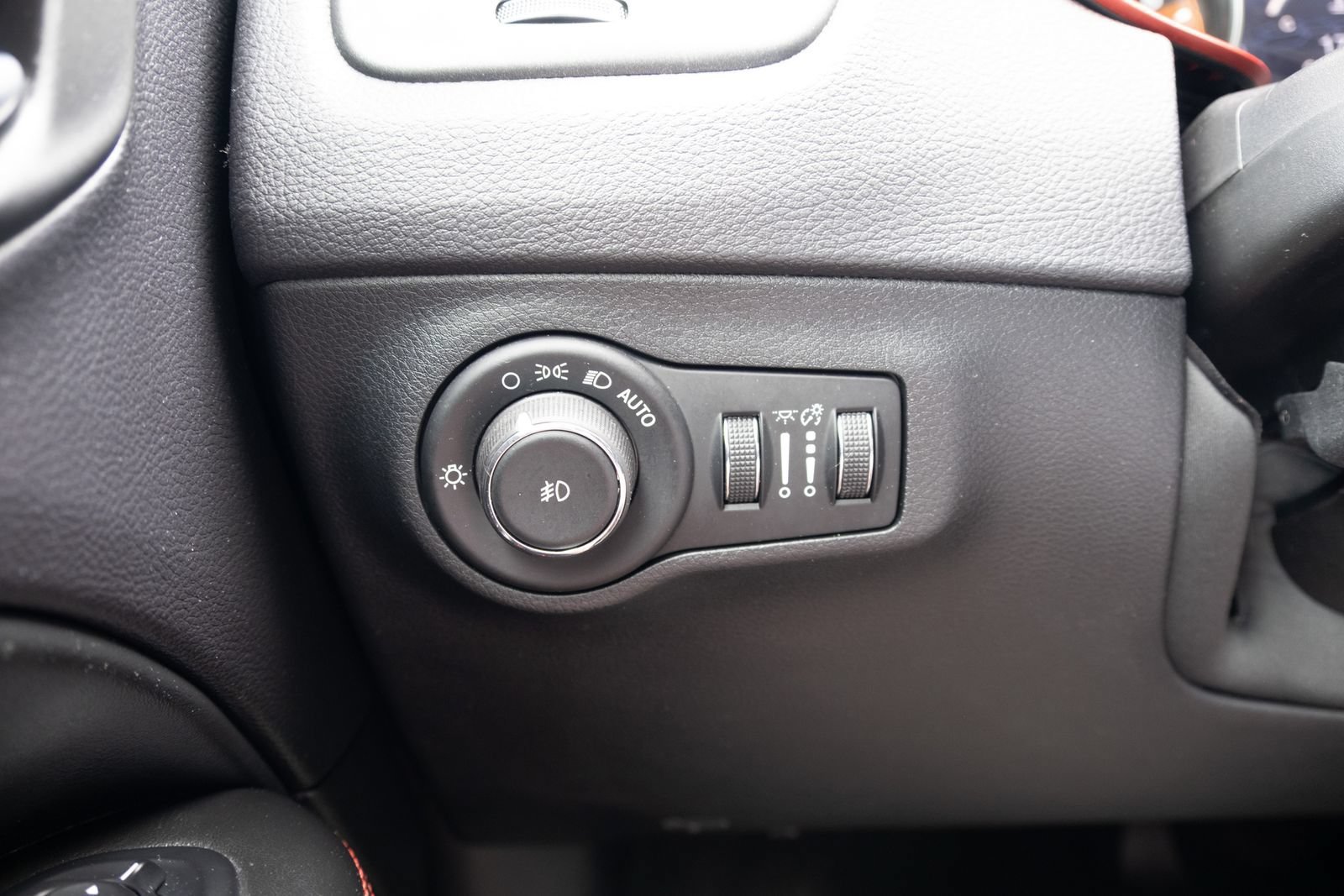 Used 2017 Jeep Compass Trailhawk w/ Leather Interior Group AWD/4WD image 10