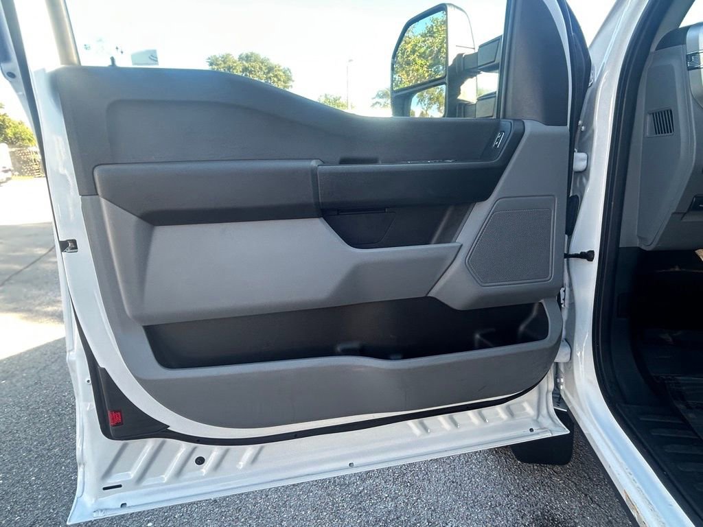 Certified 2023 Ford F550 2WD SuperCab Super Duty w/ XL Chrome Package image 34