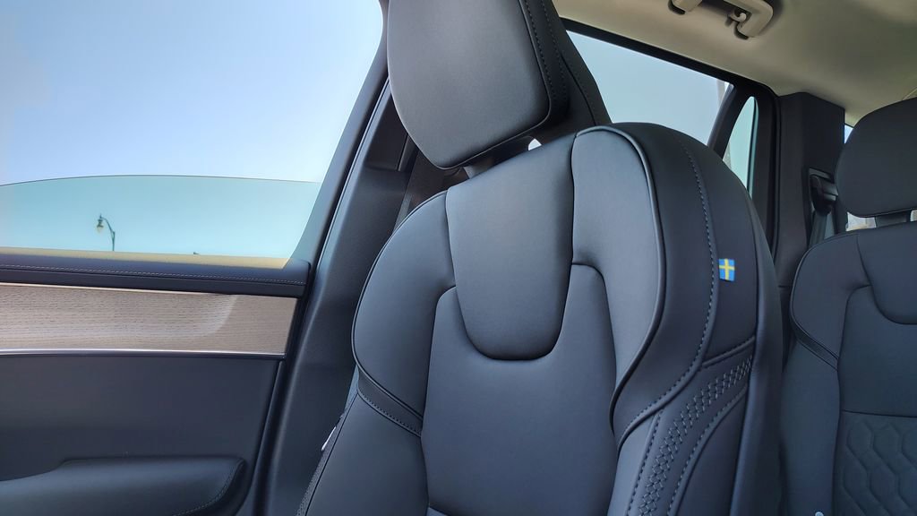 New 2026 Volvo XC90 B6 Plus w/ Protection Package Premier image 22