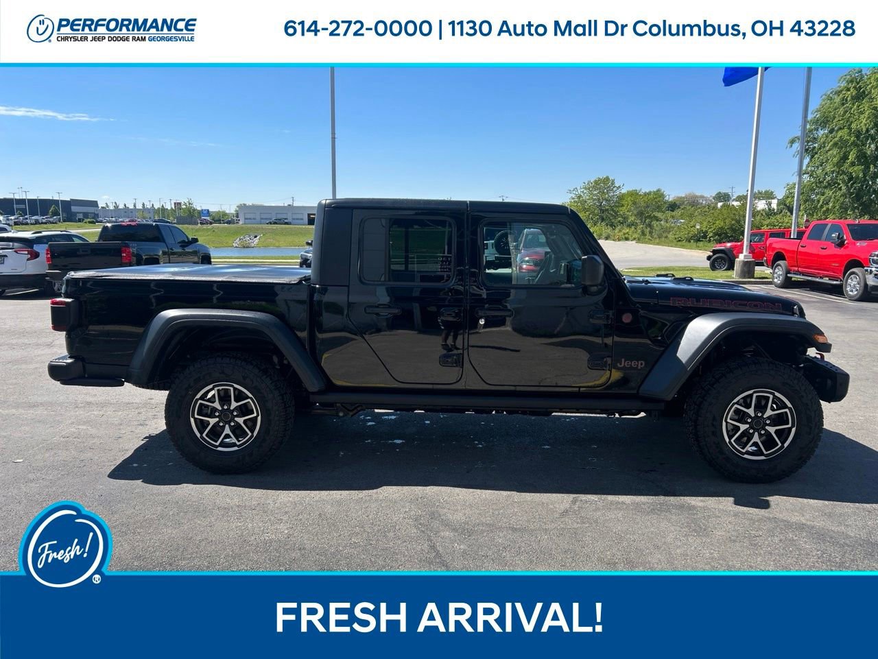 Used 2026 Jeep Gladiator Rubicon w/ Dual Top Group AWD/4WD image 3