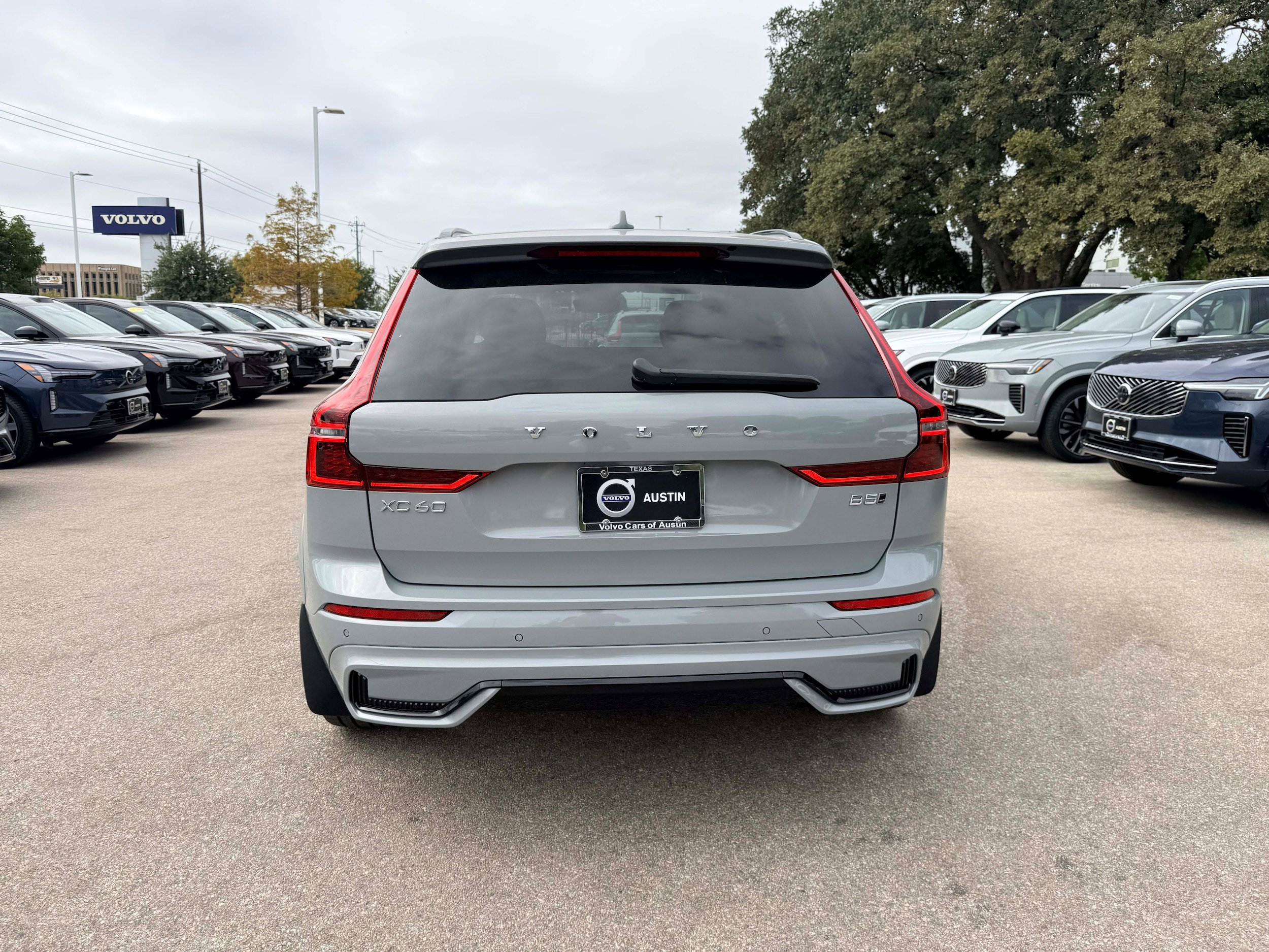 Used 2026 Volvo XC60 B5 Ultra w/ Climate Package AWD/4WD image 5