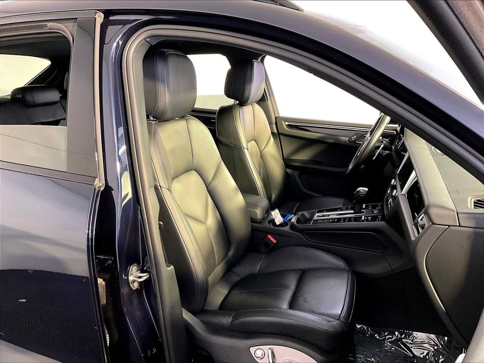 Certified 2023 Porsche Macan AWD/4WD image 18