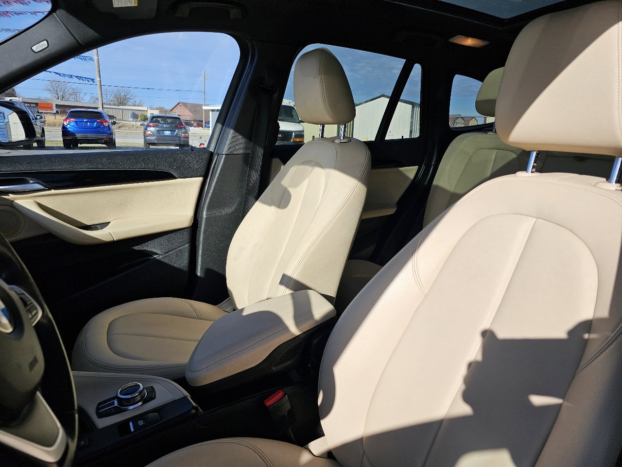 Used 2017 BMW X1 xDrive28i image 7