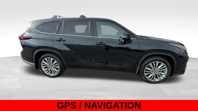 Used 2024 Toyota Highlander Platinum image 8