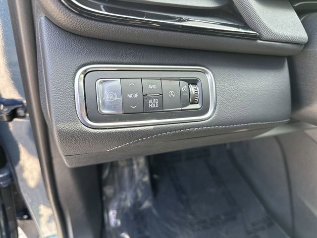 Used 2025 Buick Enclave Preferred AWD/4WD image 29